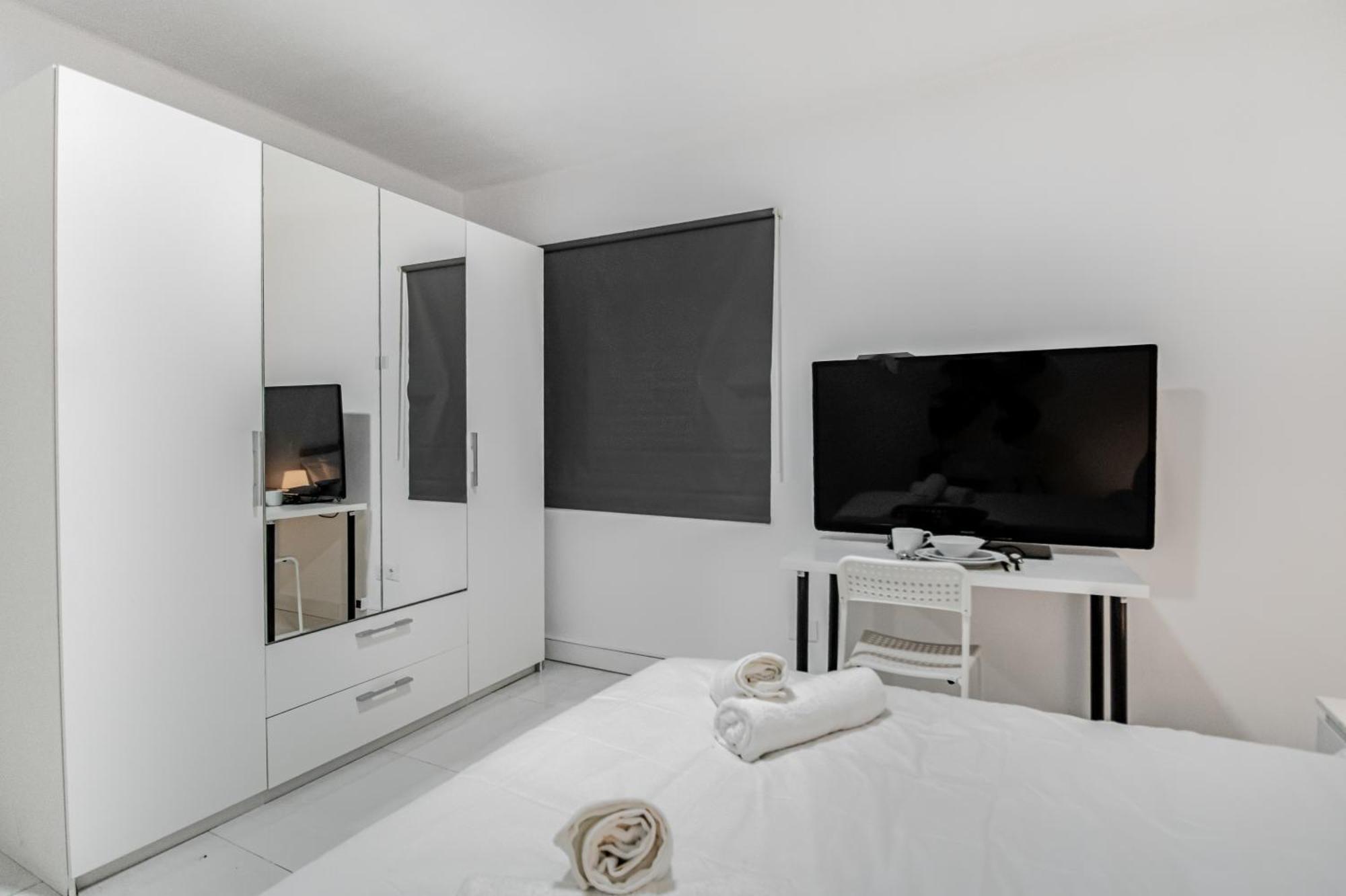 Las Palmas Comfort Rooms Ngoại thất bức ảnh